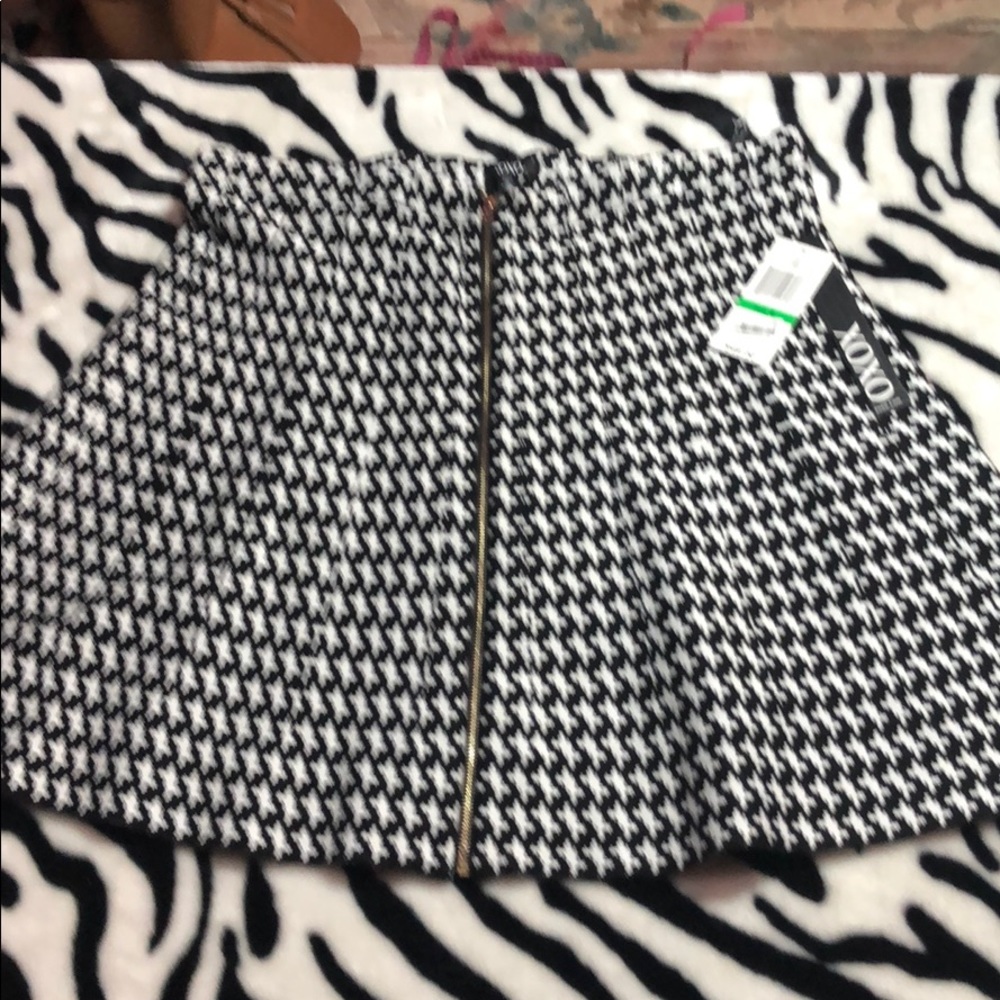 XOXO Skirt NWT Houndstooth Size L NWT